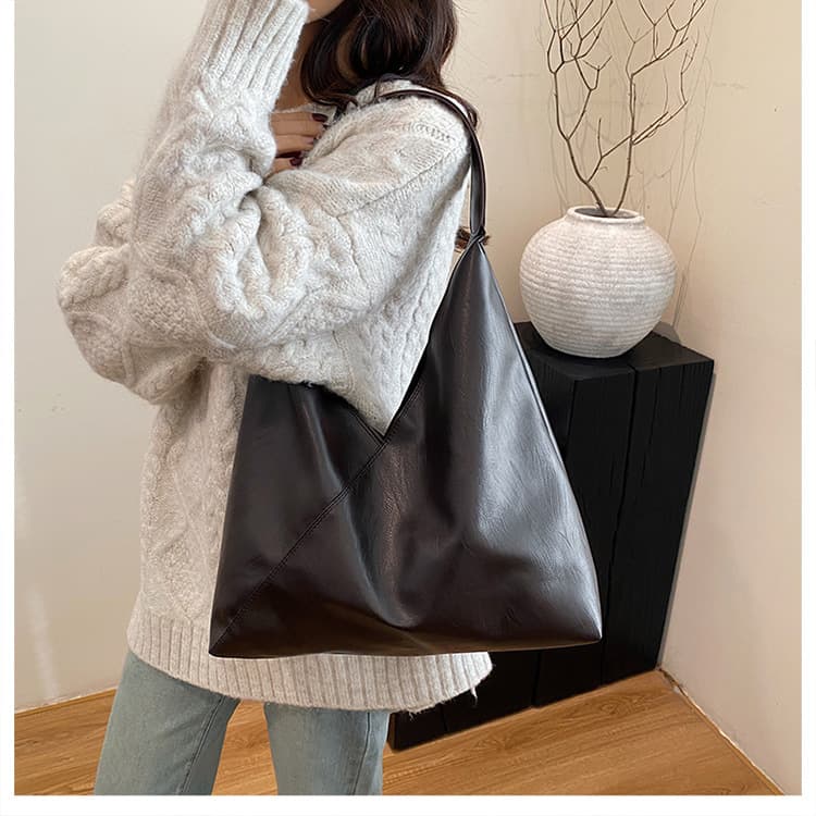 ビジネスバッグ レディース 上品な三角フォルム ゆったりショルダー