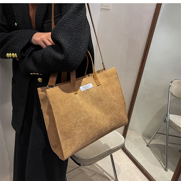 ビジネスバッグ レディース コーデュロイ素材の上品ショルダートート