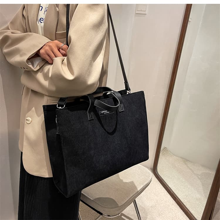 ビジネスバッグ レディース コーデュロイ素材の上品ショルダートート