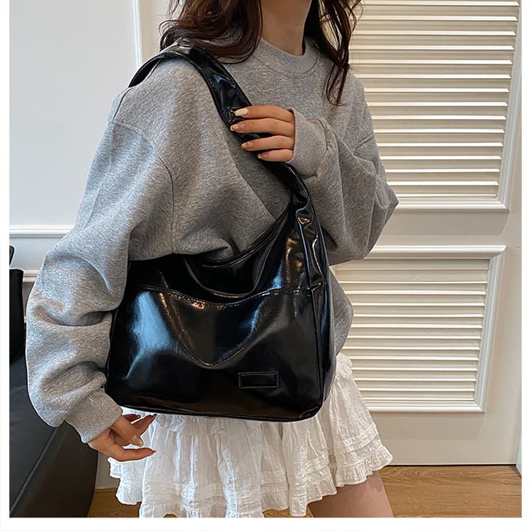 ビジネスバッグ レディース 艶やか曲線美ショルダートート